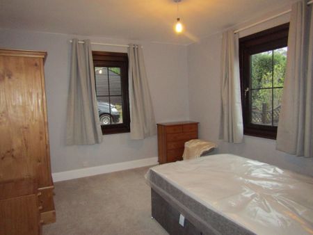 1 bed Bungalow - To Let - Photo 5