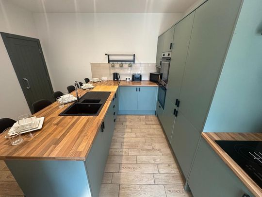 1 bedroom in a house share to rent - Photo 1