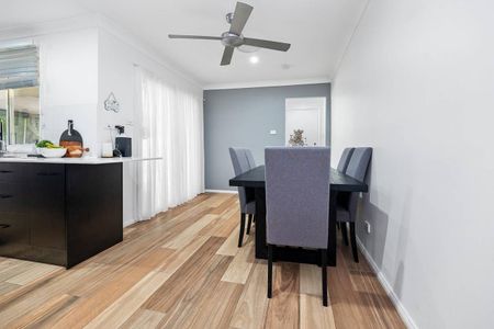 MODERN 3 BEDROOM HOME! - Photo 4