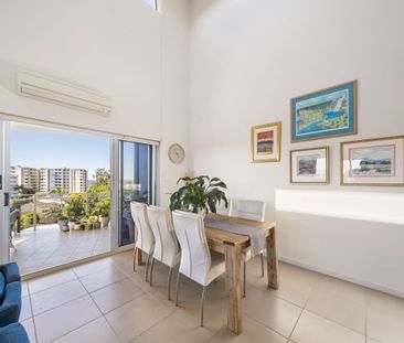 Where Coastal Calm Meets Contemporary Comfort - Photo 6