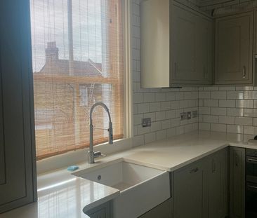 Room in a Shared Flat, Charlton Road, SE3 - Photo 3