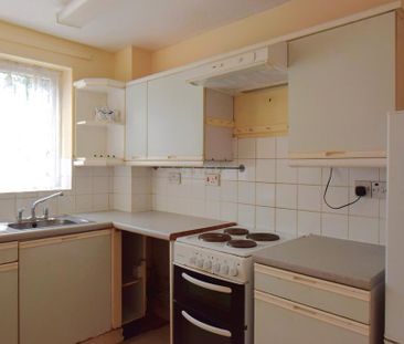 1 bedroom ground floor flat to rent - Photo 2