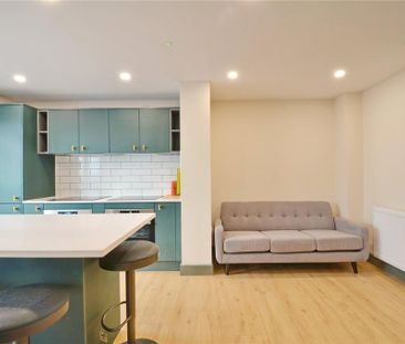 6 bedroom end of terrace house to rent - Photo 1