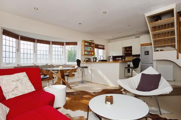 Very large 1 bedroom split level luxury apartment - Photo 1