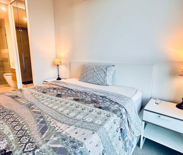 South Melbourne - Photo 6