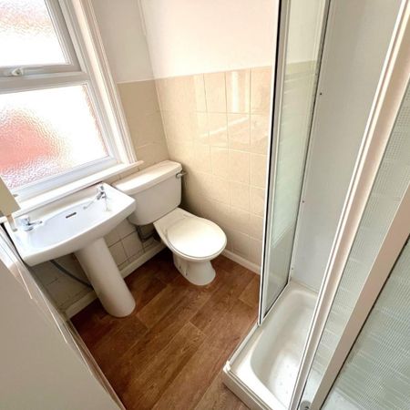 1 bedroom Flat To Let - Photo 3