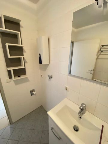 BARRIEREFREIE 3 ZIMMERWOHNUNG MIT PARKPLATZ IN MITTERTREFFLING - Photo 5