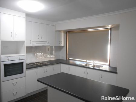 Plenty of Space for the Growing Family - Photo 2