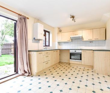 3 bedroom semi-detached house to rent - Photo 5