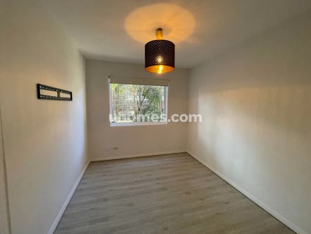 2Bedrooms, 1Bathrooms - Photo 2