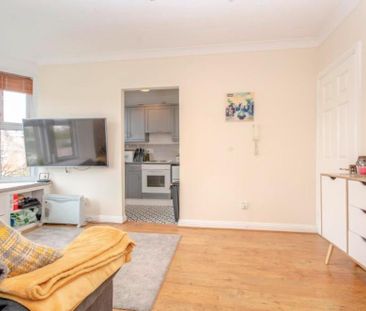1 Bed Flat, Clare Court, SO15 - Photo 2