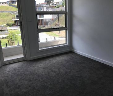 PANORAMIC VIEWS - AS NEW BEACHSIDE TOWNHOUSE - Photo 5