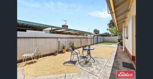 Great Location, Neat and Tidy Home! - Photo 1