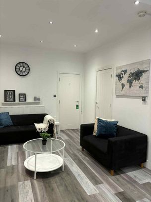 5 bedroom house to rent - Photo 1