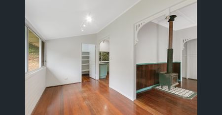 Spacious, Tranquil, Farm Style Family Home - Photo 5