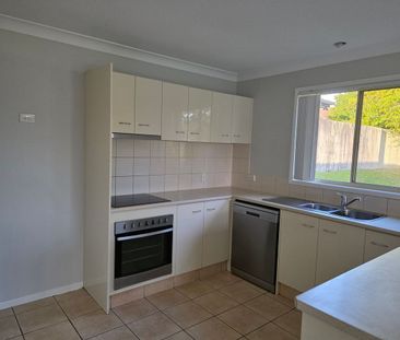 Spacious Family Home in Arundel - Photo 3