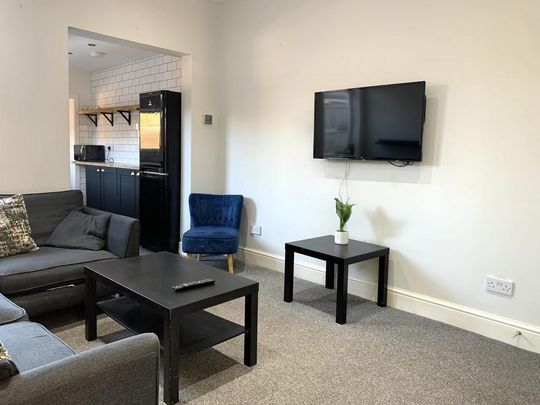 3 bedroom terraced house to rent - Photo 1