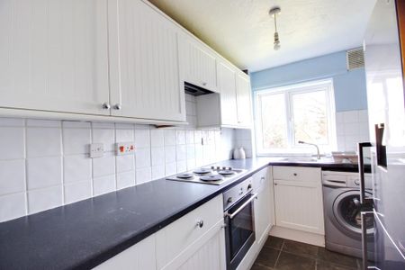 1 bedroom flat to rent - Photo 4