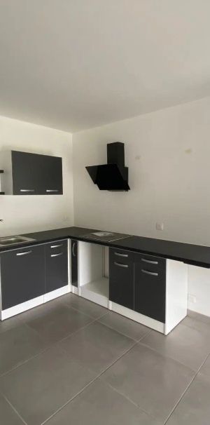 Appartement à louer 3 pièces 77.71m² - Photo 1