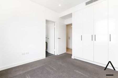 Modern and Convenient Urban Sanctuary in the Heart of Marrickville - Photo 3