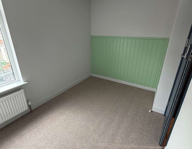 Southgate Avenue Room E - Photo 1