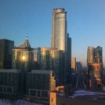 Spacious Furnished Harbourfront Condo - Photo 3