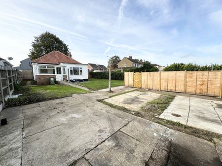 Dell Road East, Lowestoft - Photo 3