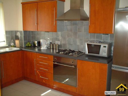 2 bed Flat in Henderson Court , Motherwell, ML1 3GZ - Photo 5