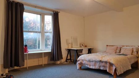 5 bedroom flat to rent - Photo 4