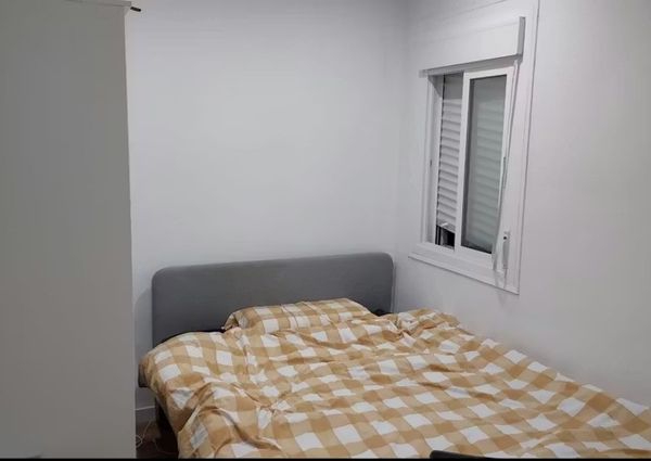 Plaça de Pep Ventura, Badalona, Catalonia 08912