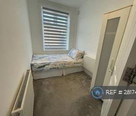 3 bedroom flat to rent - Photo 5