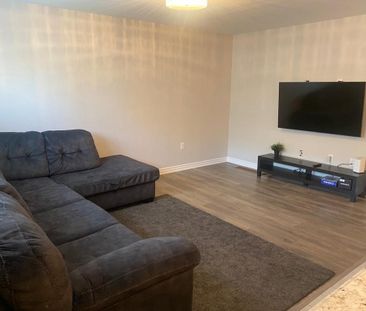 For Lease - 312 Gillett Point, Milton, Ontario - Photo 2