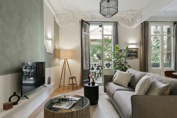 Carrer de la Diputació, Barcelona, Catalonia 08011 - Foto 1