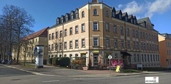 CHARMANTE DACHGESCHOSSWOHNUNG MIT VIEL PLATZ - Photo 2