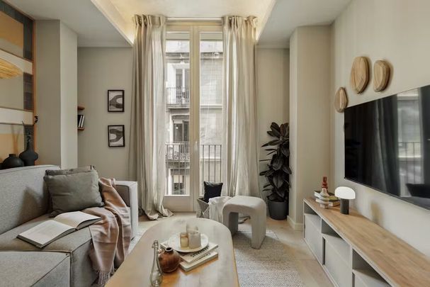 Carrer del Portal Nou, Barcelona, Catalonia 08003 - Photo 1