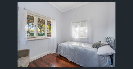 Beautiful 4x1 Home in Piccadilly - Photo 4