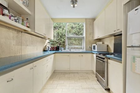 Unit 18/14 Lansell Road, Toorak. - Photo 4