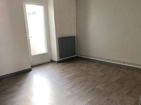 Location appartement 3 pièces 74 m² à Vals-les-Bains (07600) 4 - Photo 2