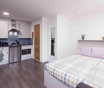 1 bedroom in a flat share to rent - Photo 4