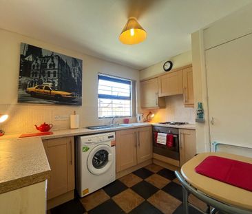 Apt 2, 100 University Avenue, Belfast BT7 1GY - Photo 2