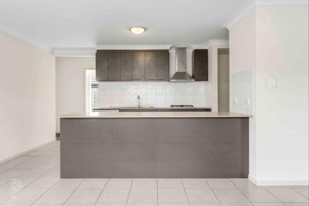 90 Valentine Circuit, Augustine Heights QLD 4300 - House For Rent | Domain - Photo 2