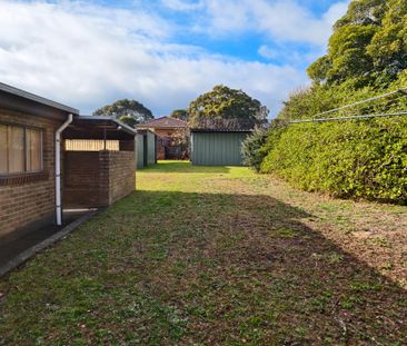 Classic Charm in Prime Box Hill Location – Spacious, Secure & Full ... - Photo 4