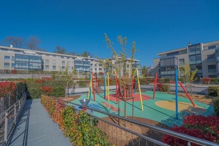 Beautiful apartment with balcony and winter garden in a secure residence - Photo 4