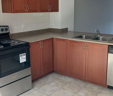 For Lease - 67 Burton Howard Drive, Aurora, Ontario - Photo 4