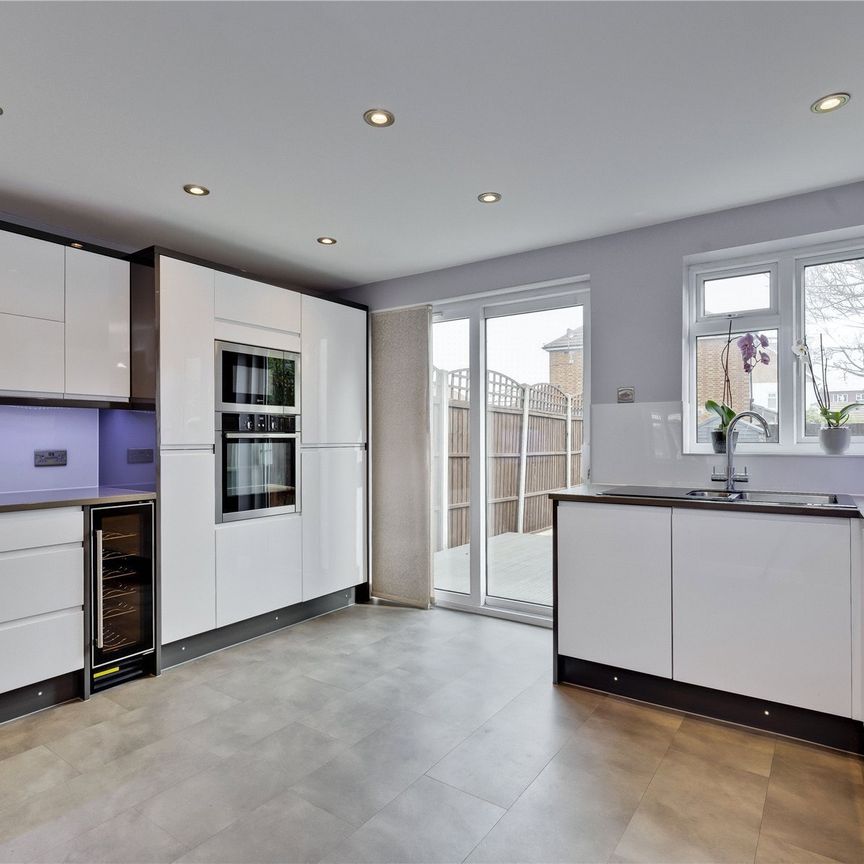 Cottimore Avenue, Walton-On-Thames, KT12 - Photo 1