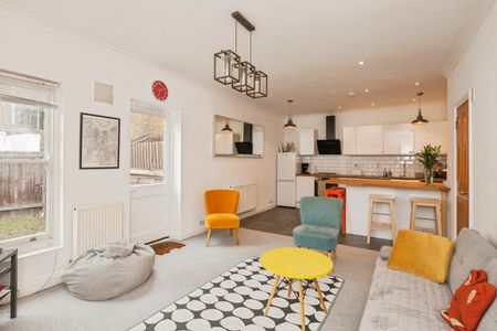 3 Bed Detached House, Comerford Road, SE4 - Photo 3