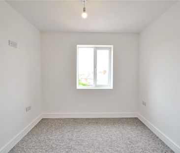 6 bedroom semi-detached house to rent - Photo 5