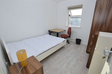 1 bedroom room to rent Lenz Close, Colchester, CO1 - Photo 3