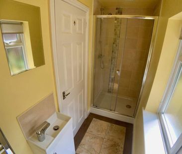 2 bedroom ground floor flat to rent - Photo 6