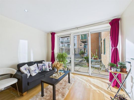 1 bedroom flat to rent - Photo 1